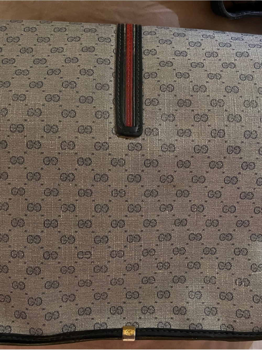 Gucci vintage crossbody bag Beige and Black with Red-Accent Stripe - Picture 7 of 12